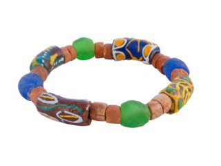 Ghanese armband met kralen van bauxiet en glas
