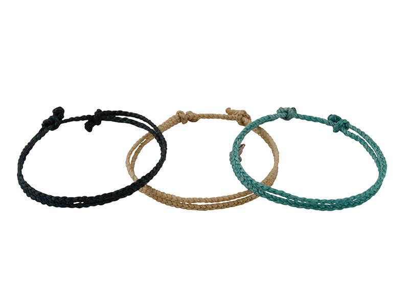 zand Toegangsprijs Doorweekt Geknoopte Armband - Drie kleuren armbanden van enkel geknoopt draad uit  Guatemala