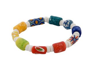 Ghanese regenboog armband met geschilderde kralen