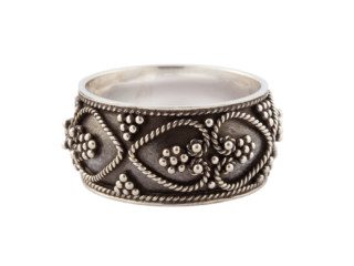 Balinese zilveren ring met filigrain en granulatie