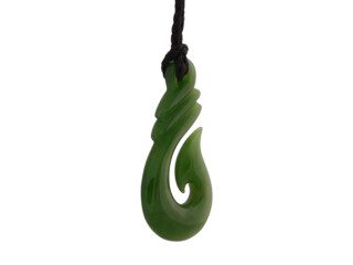 Maori Hei Matau hanger van groene jade