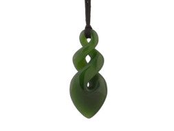 Maori Twist hanger van groene jade