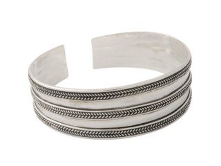 Brede zilveren manchet armband met vlechtmotief