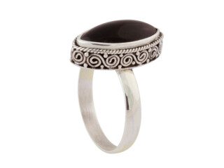 Zilveren ring met onyx uit Bali