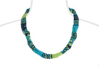 Afrikaanse kralenketting in de kleuren blauw, groen en paars